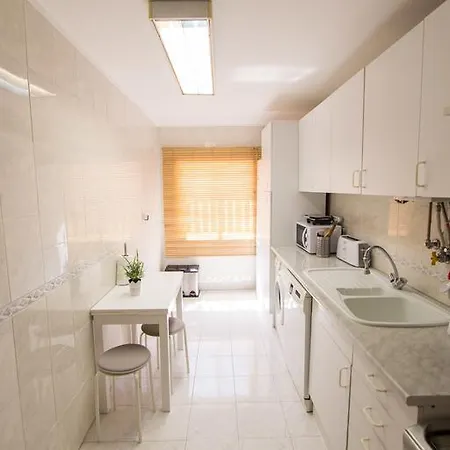 Spacious In Apartment *